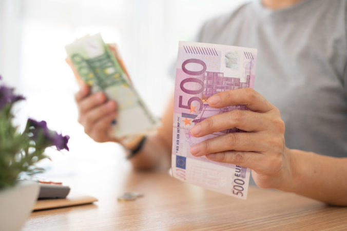 Slováci v Česku patria k najlepšie plateným. Firmy ich oceňujú za výsledky, nie za pôvod